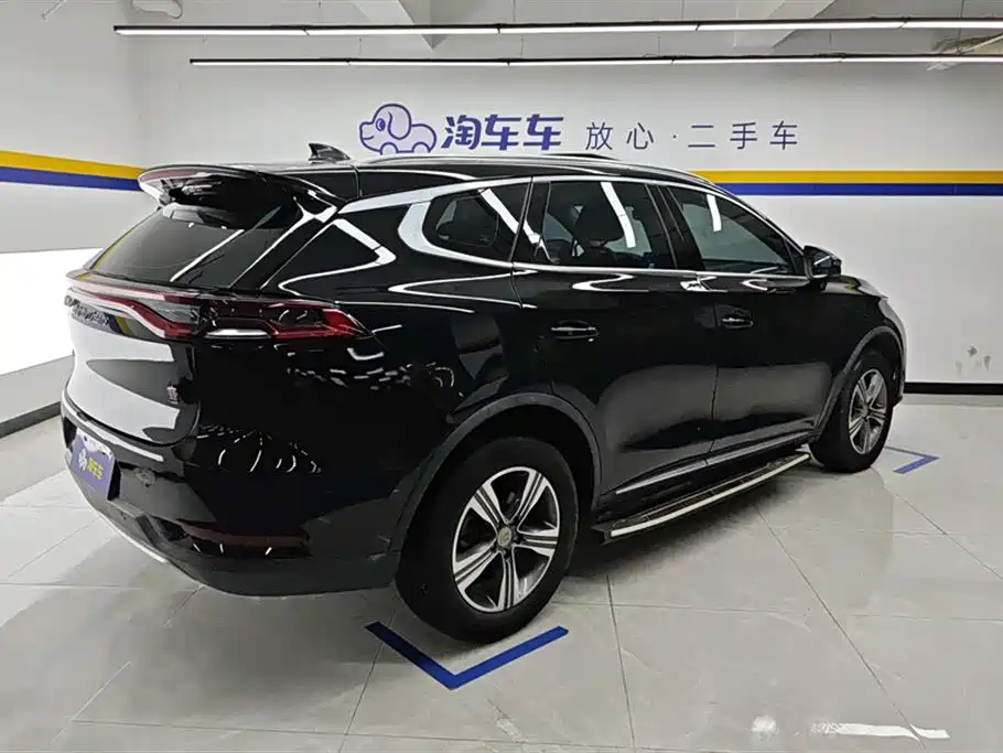 Tang 2.0 T Auto Connected Premium 5-seat CN-VI