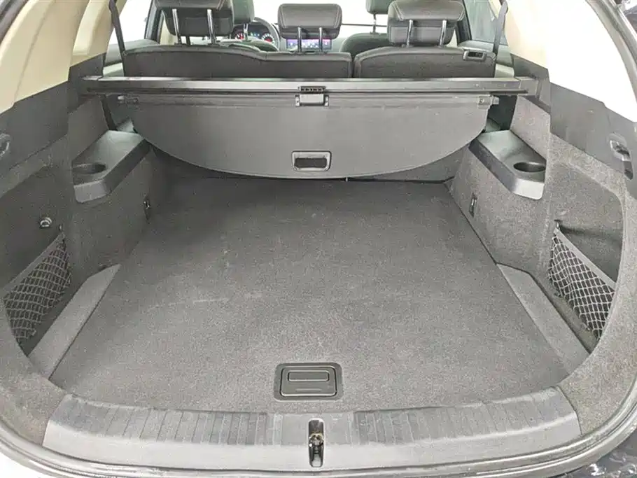 Tang 2.0 T Auto Connected Premium 5-seat CN-VI