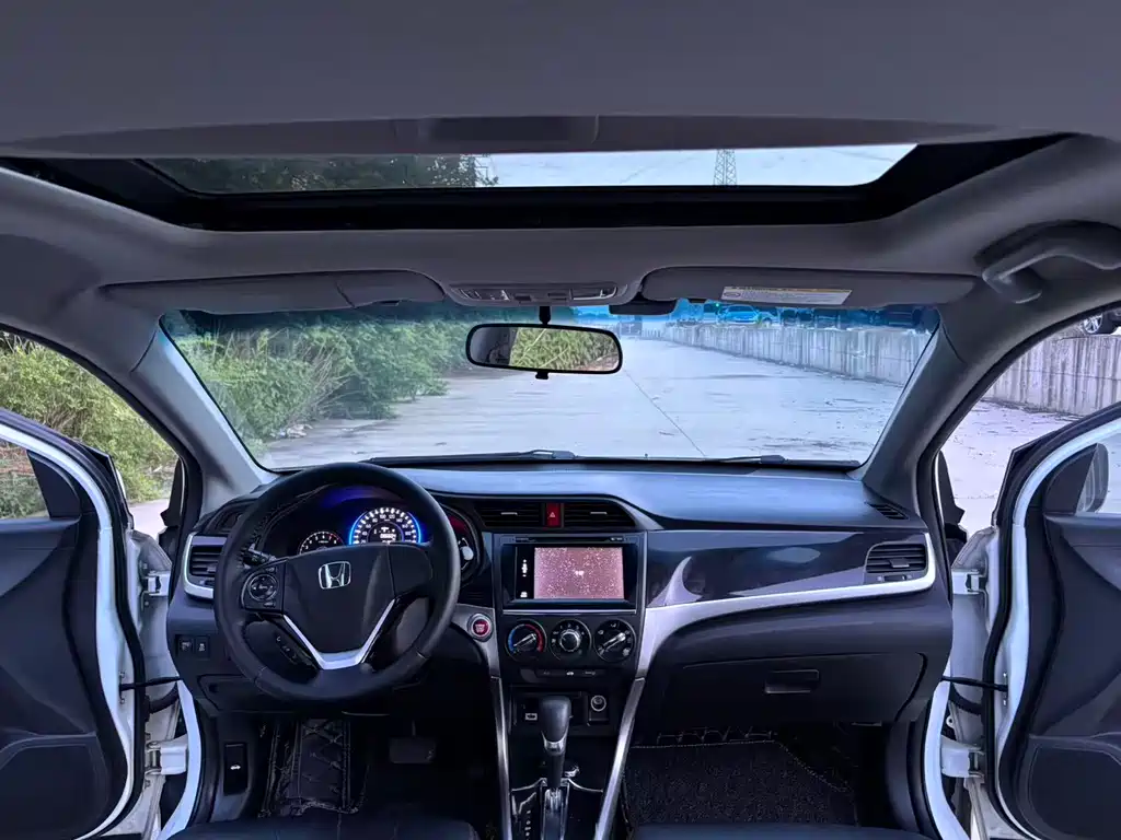 Crider 1.8 L Auto Luxury