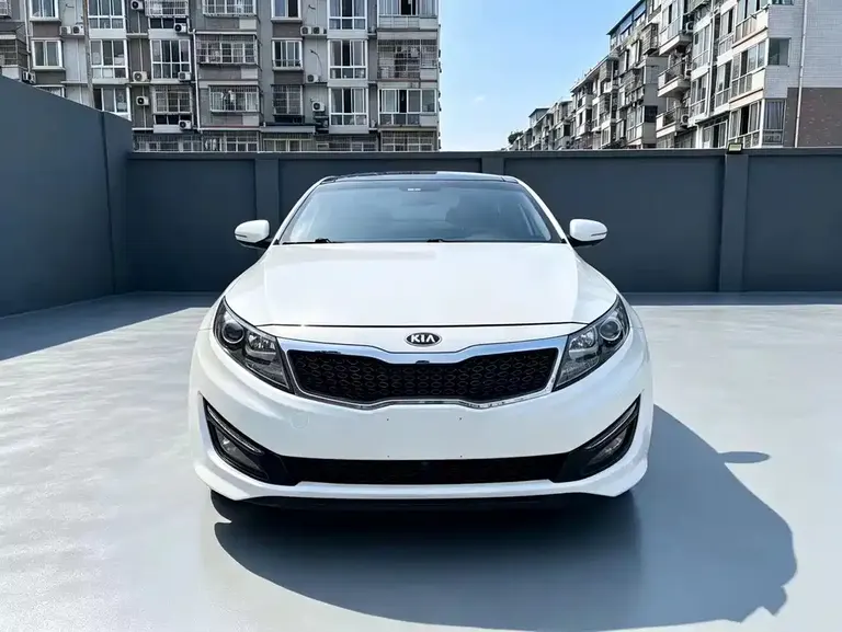 Kia K5 2.0 L Auto DLX Special Edition