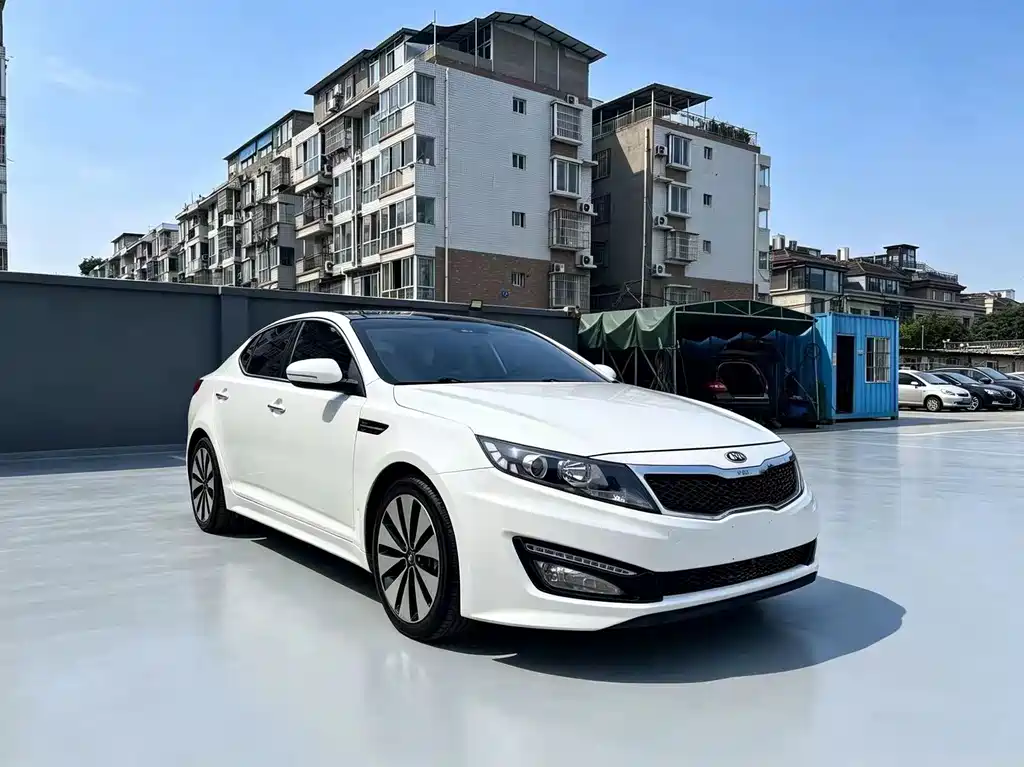 Kia K5 2.0 L Auto DLX Special Edition