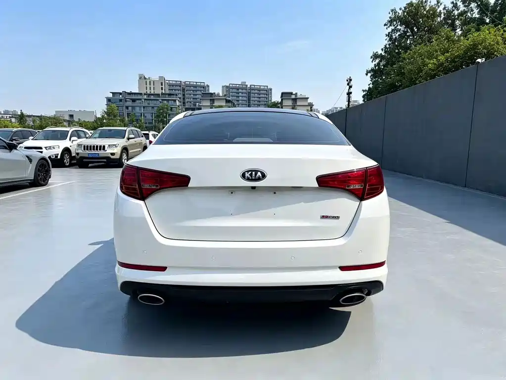 Kia K5 2.0 L Auto DLX Special Edition