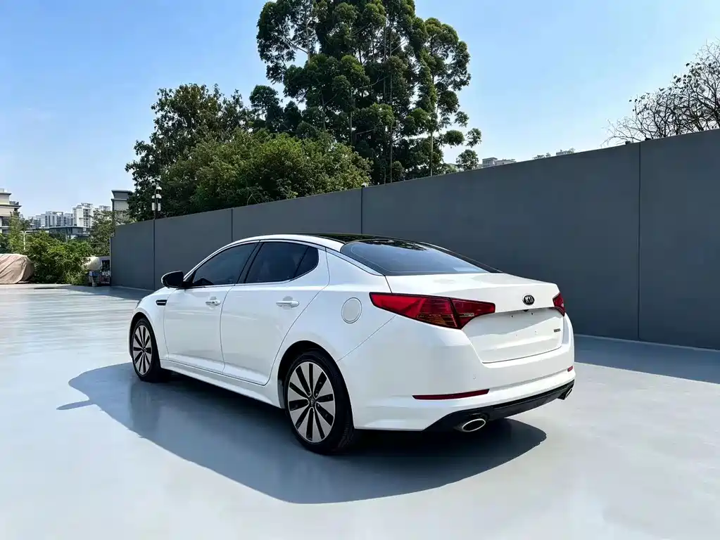 Kia K5 2.0 L Auto DLX Special Edition