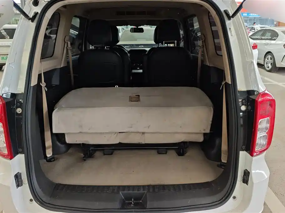 Wuling Hongguang 1.5 L S Standard CN-VI LAR