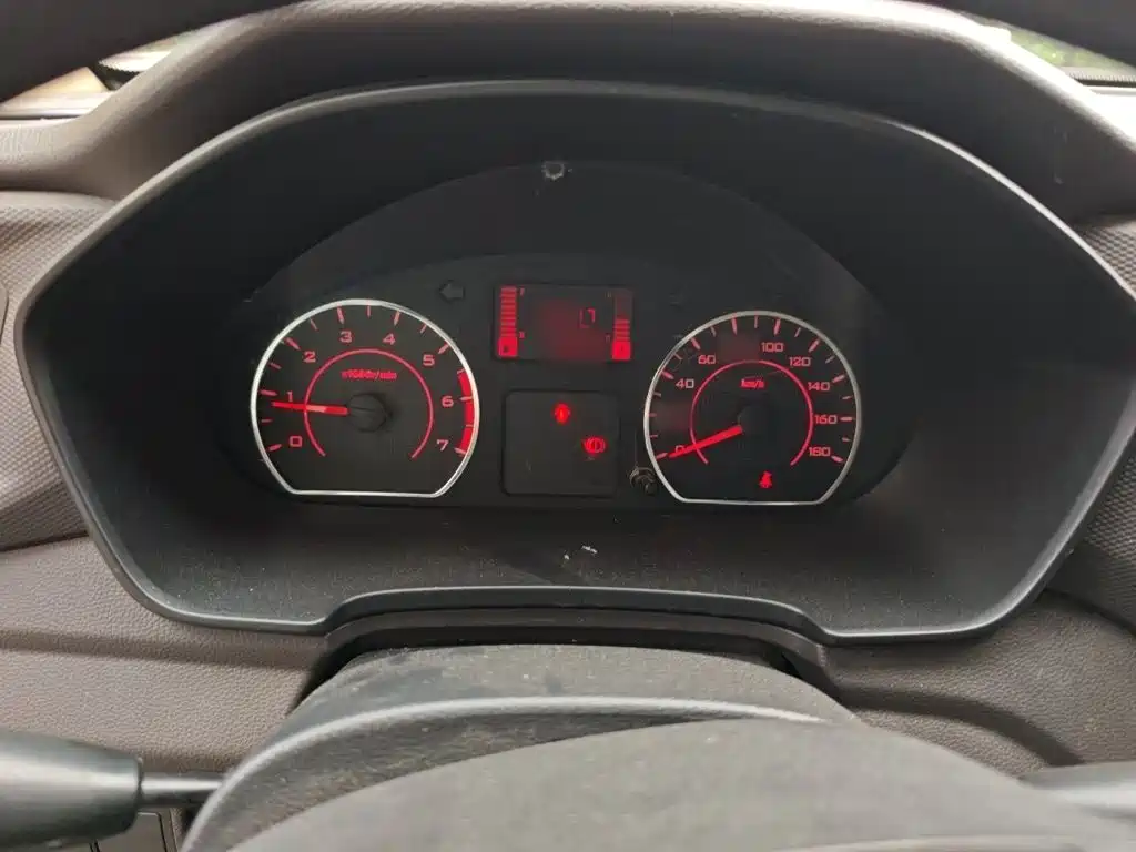 Wuling Hongguang V 五菱宏光V 2022款 1.5 L劲取版封窗车液压助力LAR