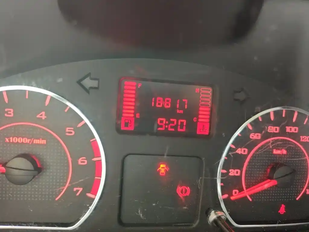 Wuling Hongguang V 五菱宏光V 2022款 1.5 L劲取版封窗车液压助力LAR