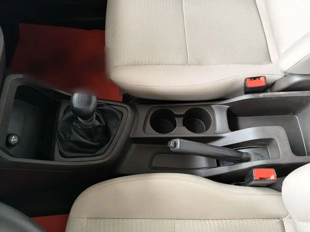 Wuling Hongguang V 五菱宏光V 2022款 1.5 L劲取版封窗车液压助力LAR