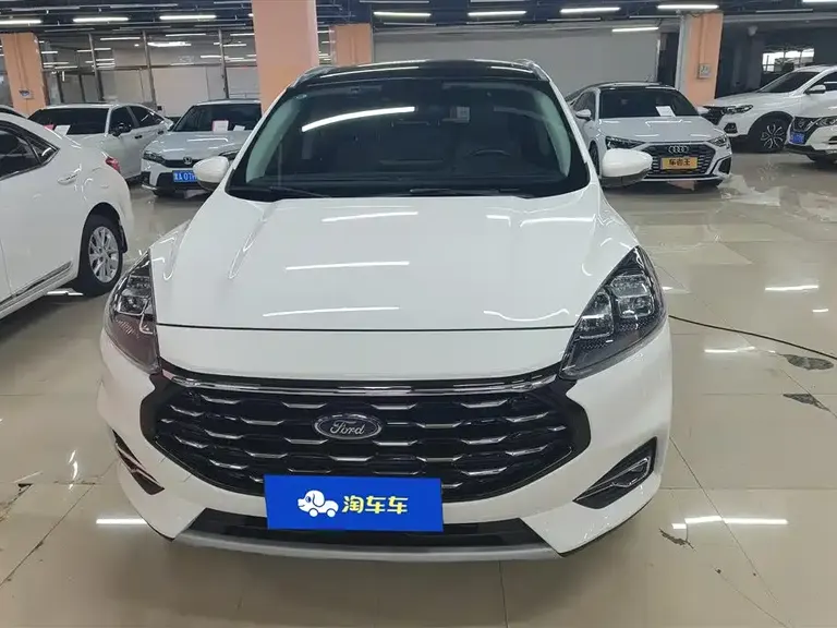Ford Escape EcoBoost 245 2 WD Shine Enjoyment