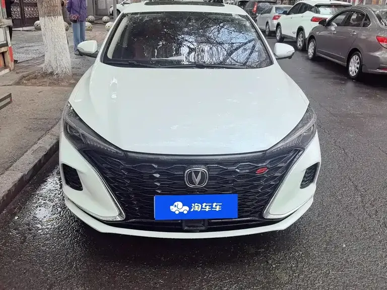 Changan Eado PLUS Blue Whale NE 1.4 T GDI DCT Distinguished