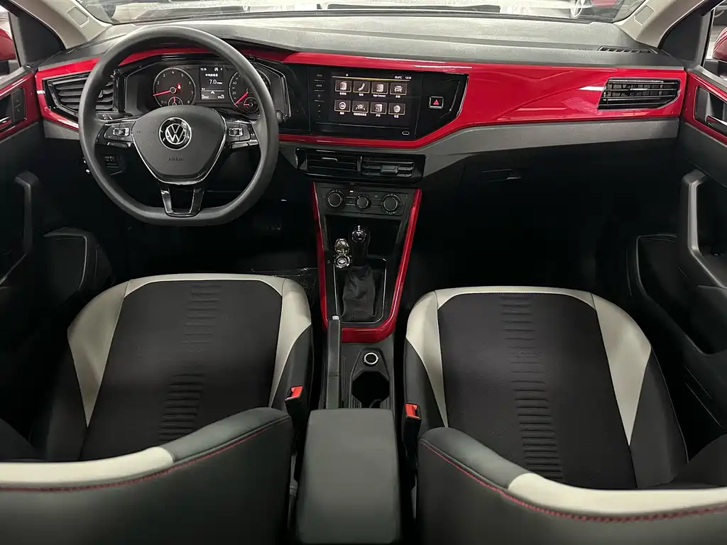Polo Plus 1.5 L Auto Panoramic Pleasure