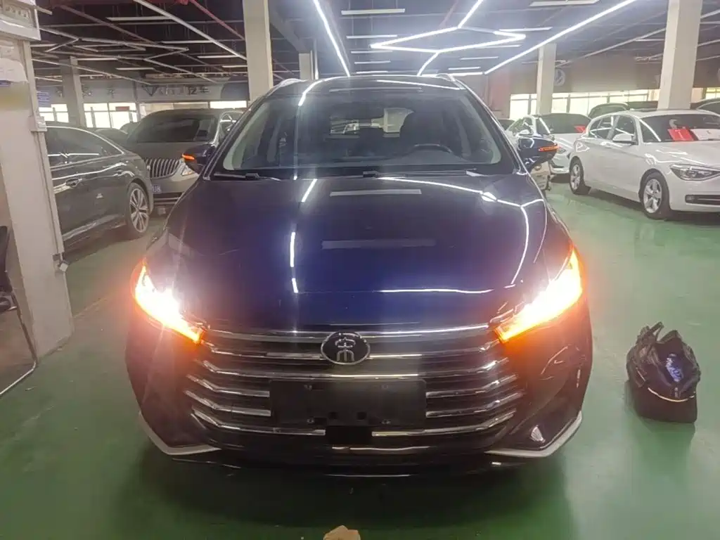 Song MAX Upgraded 1.5 T Auto Luxury 7-seat