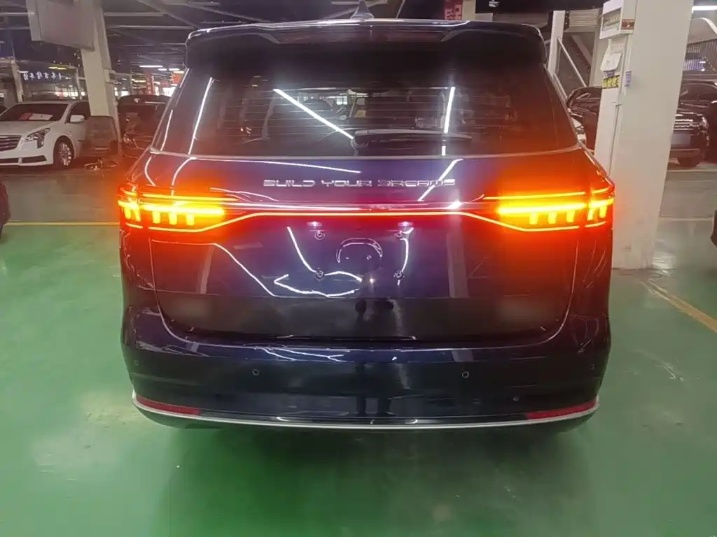 Song MAX Upgraded 1.5 T Auto Luxury 7-seat