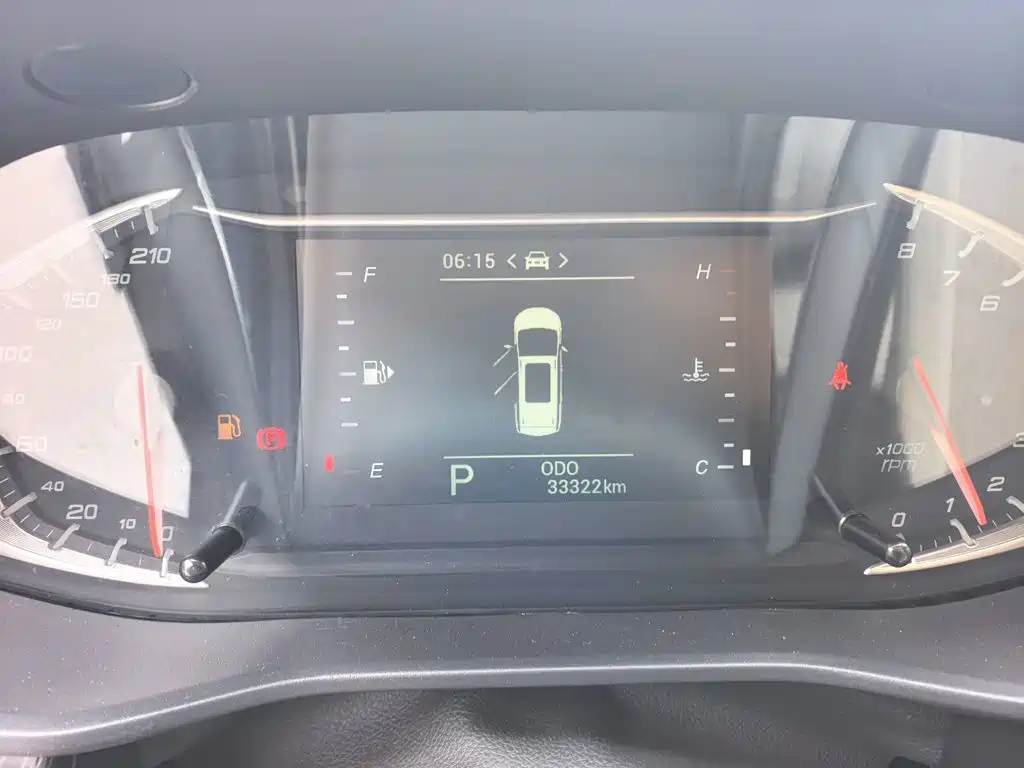 Maxus G50 大通G50 2024款 PLUS 1.5 T 幸福推荐自动荣耀版