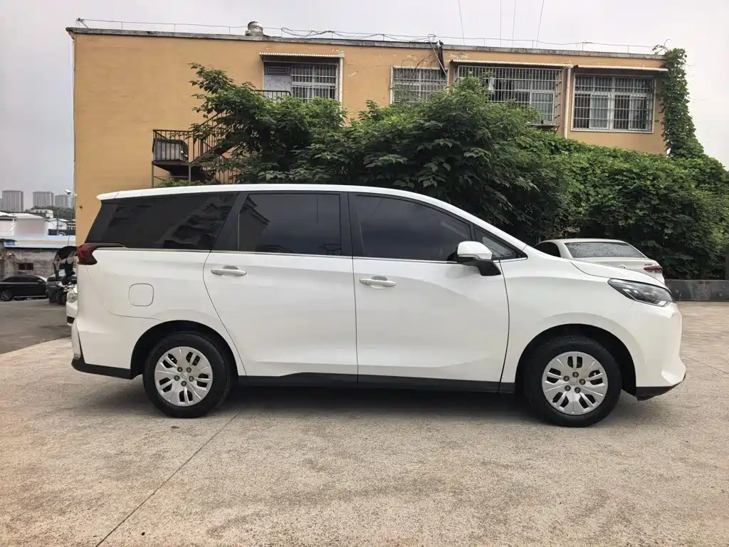 Maxus G50 大通G50 2024款 PLUS 1.5 T 幸福推荐自动荣耀版