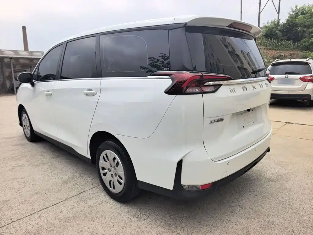Maxus G50 大通G50 2024款 PLUS 1.5 T 幸福推荐自动荣耀版