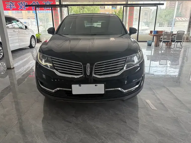 Lincoln MKX 2.7 T 4 WD Honor Shine