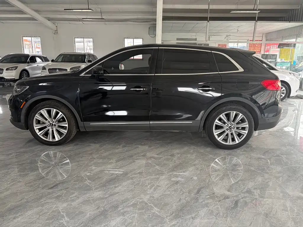 Lincoln MKX 2.7 T 4 WD Honor Shine