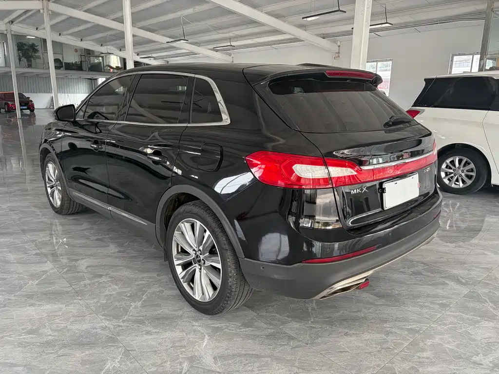 Lincoln MKX 2.7 T 4 WD Honor Shine