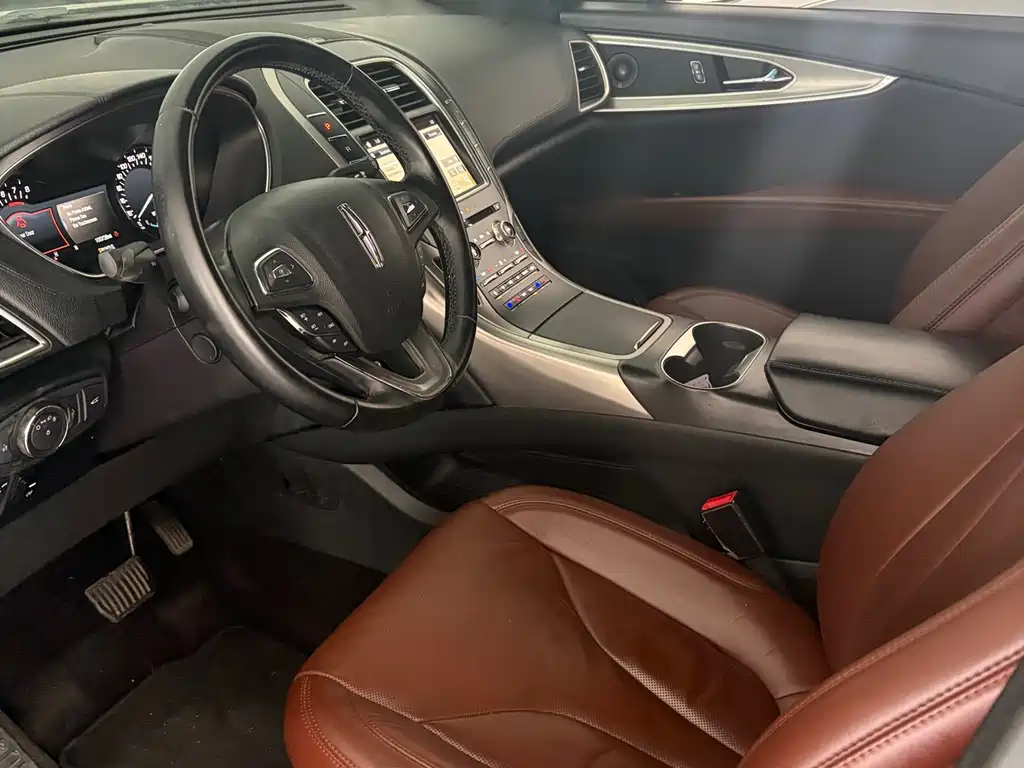 Lincoln MKX 2.7 T 4 WD Honor Shine