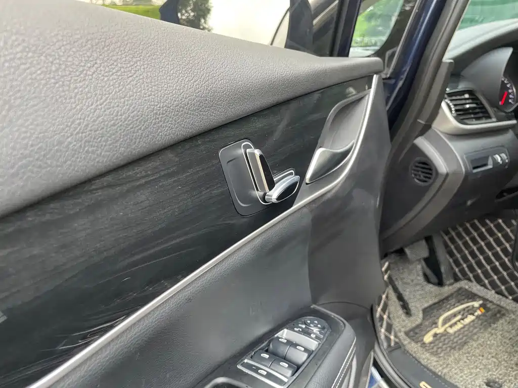 Song MAX 1.5 T Auto Connected Wise Motion 6-seat CN-VI