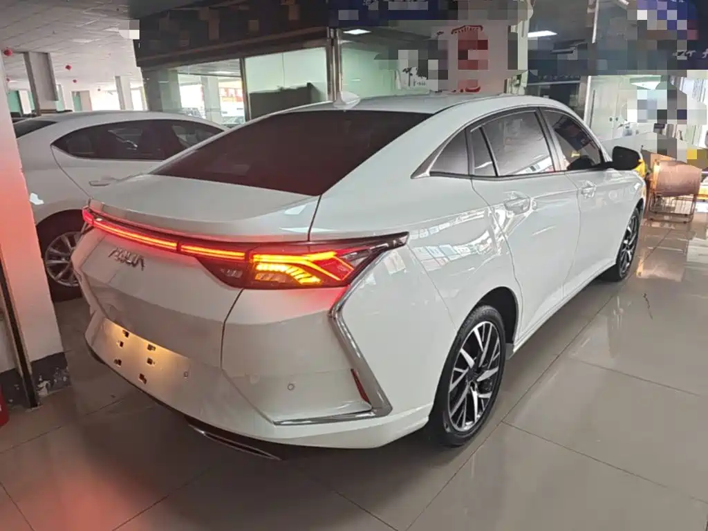 Yixuan 奕炫 2020款 230 T 自动炫目赛道版