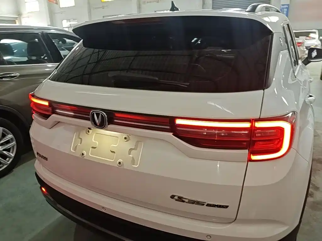 Changan CS35 PLUS 长安CS35 PLUS 2022款 1.6 L 手动豪华版