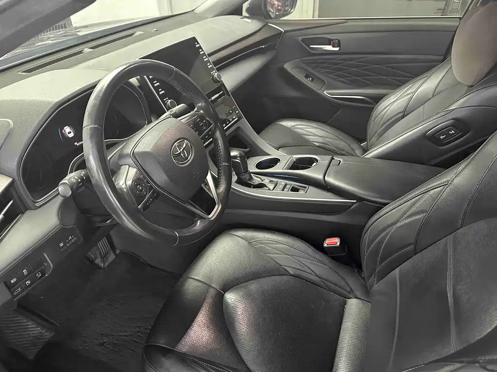 Avalon 2.5 L Touring Distinguished CN-VI