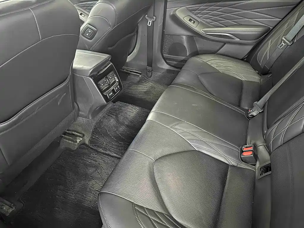 Avalon 2.5 L Touring Distinguished CN-VI