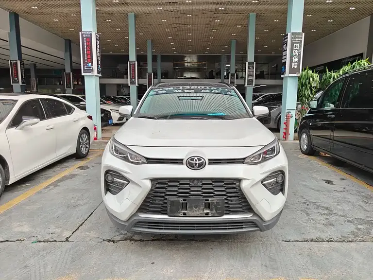 Toyota Wildlander 2.0 L CVT 2 WD Luxury PLUS