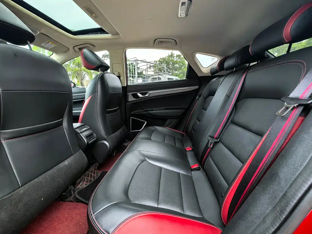 Emgrand GS 1.4 T CVT Elegant