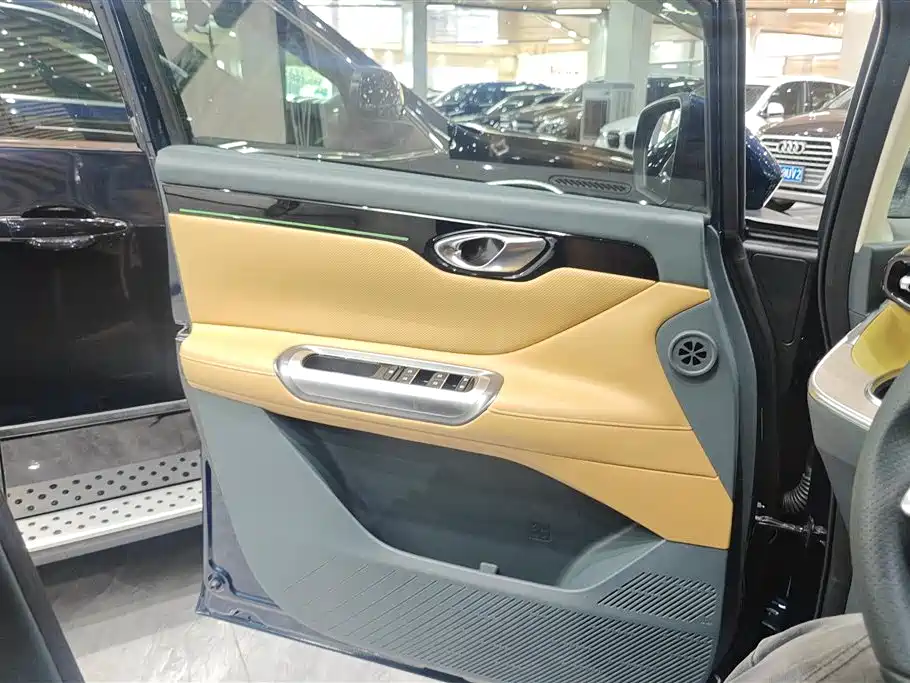 Trumpchi E8 NEV 传祺E8 PHEV 2024款 150 km MAX