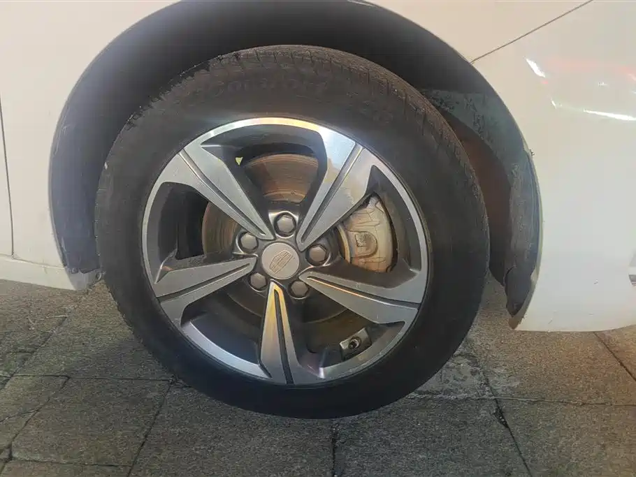 Emgrand GL 1.4 T DCT Elite Connected