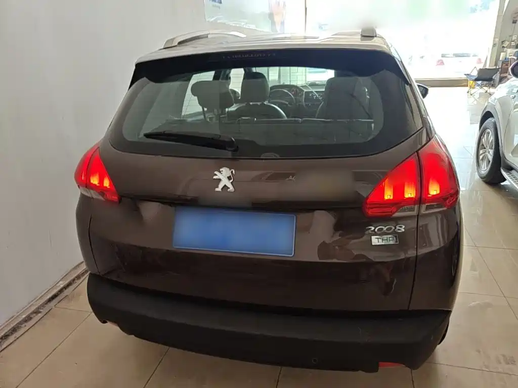 Peugeot 2008 2014 1.6 L Auto Navigator