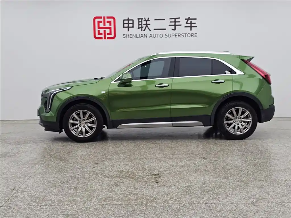 Cadillac XT4 28 T 2 WD Leading