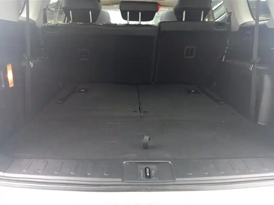 GAC Trumpchi GS8 320 T 2 WD Luxury Connected (7-seat)