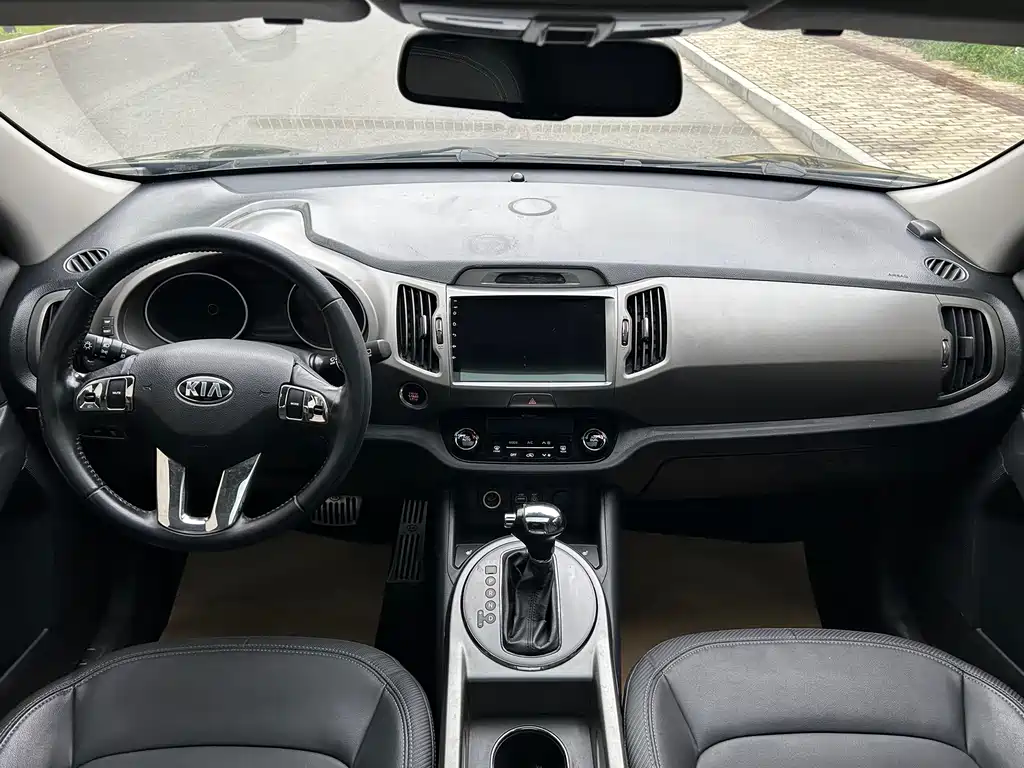 Sportage 2.0 L Auto 2 WD DLX