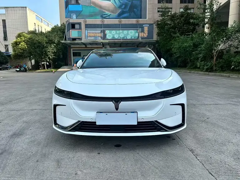 Voyah Zhuiguang PHEV 4 WD Ultra Long Range Flagship