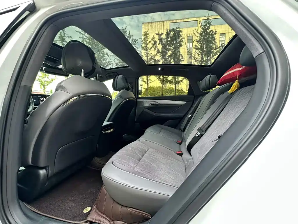 Voyah Zhuiguang PHEV 4 WD Ultra Long Range Flagship
