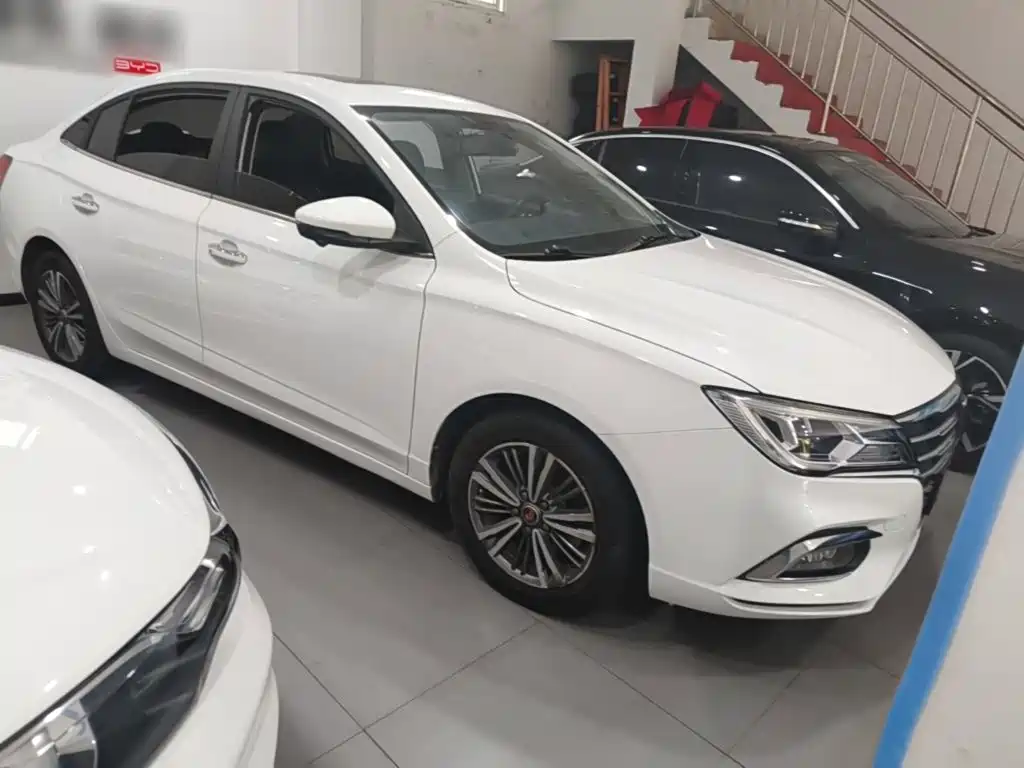 Roewe i5 1.5 L Auto 4 G Connected Bright Grand