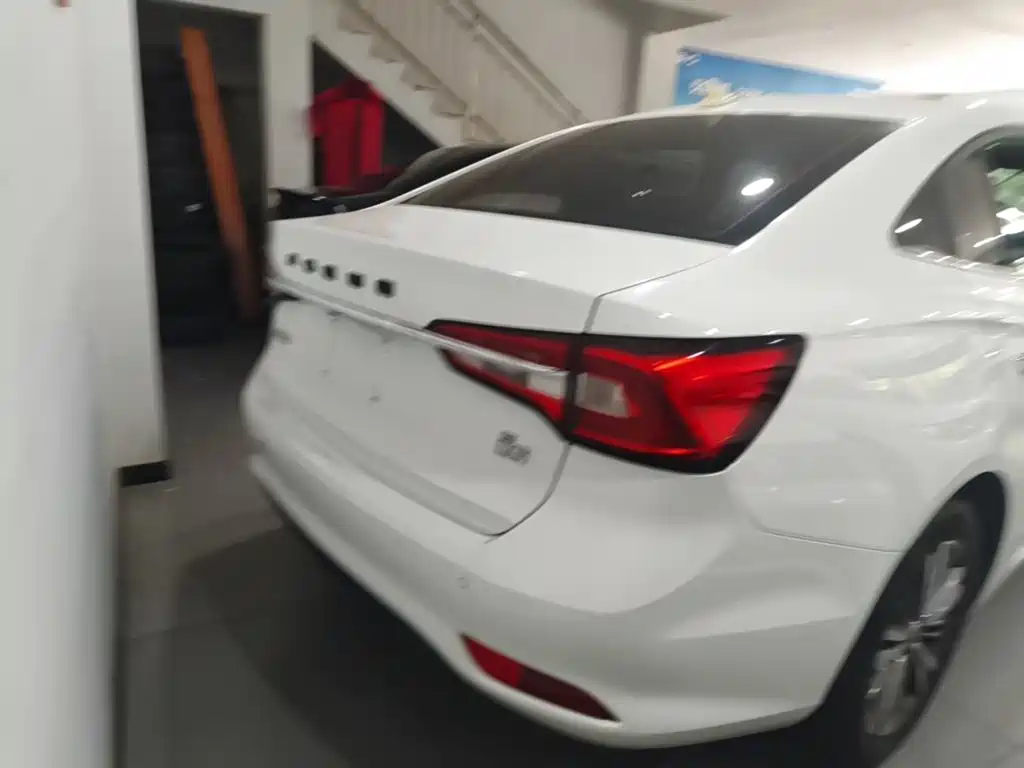Roewe i5 1.5 L Auto 4 G Connected Bright Grand