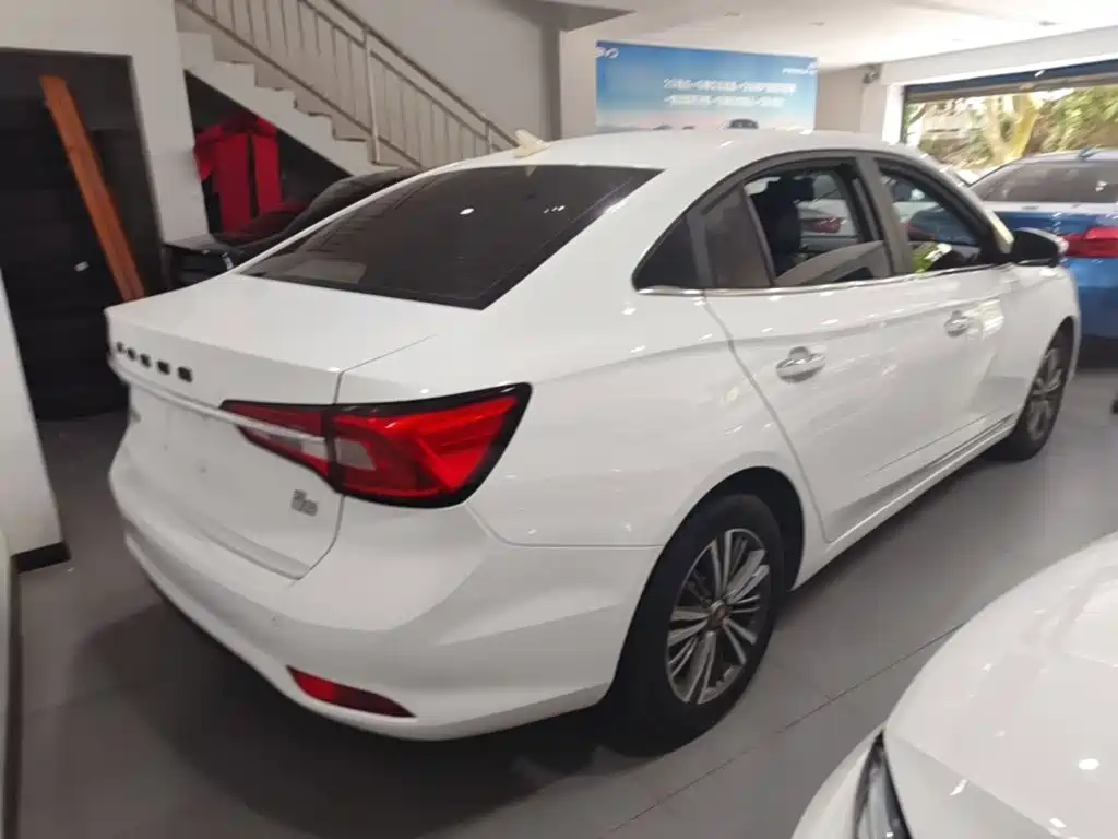 Roewe i5 1.5 L Auto 4 G Connected Bright Grand
