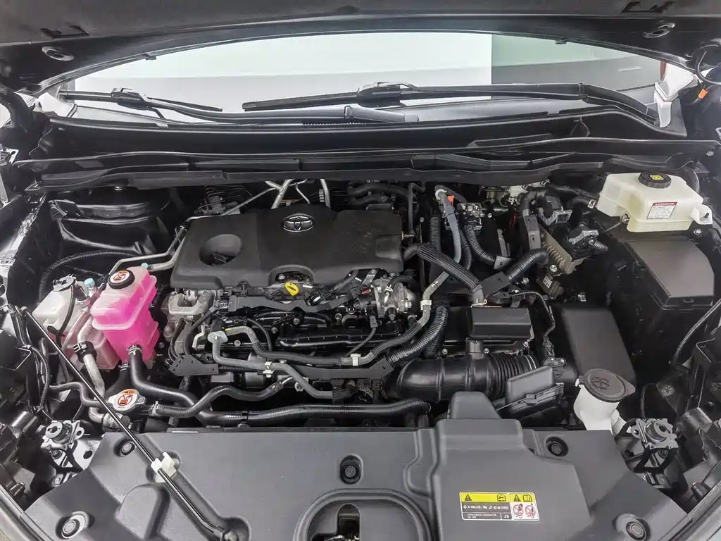 Granvia 2.5 L Hybrid Distinguished