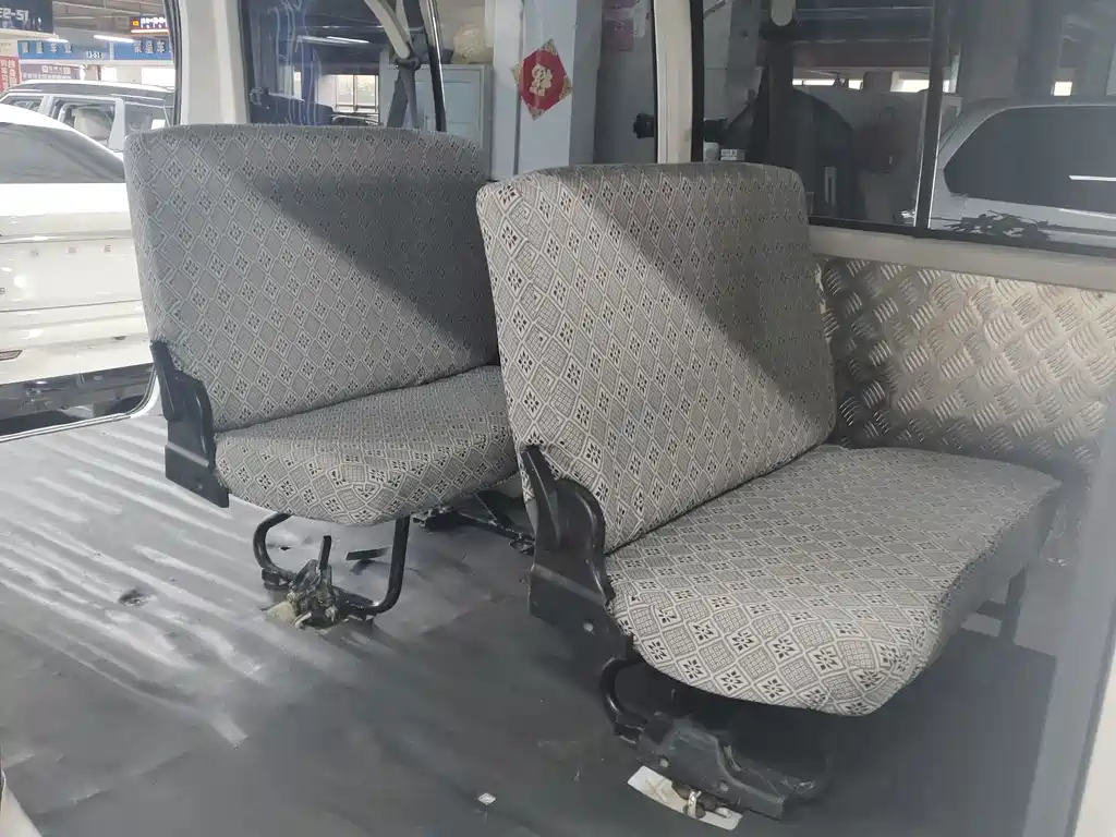 Grace 2.0 L Express Comfort 7-seat CN-VI 1 TZS