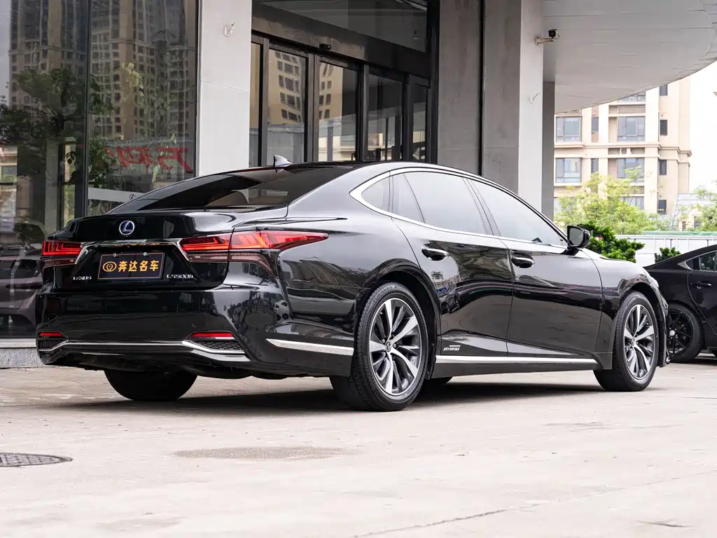 Lexus LS 500 h Premium