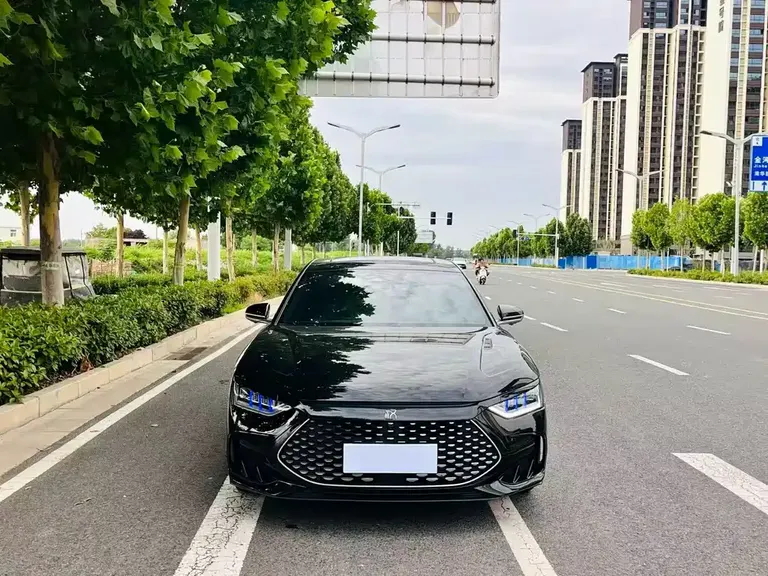 BYD Han DM-i Glory 121 KM Premium