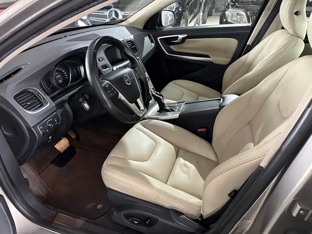 Volvo S60 S60 L 2.0 T Smart Vision