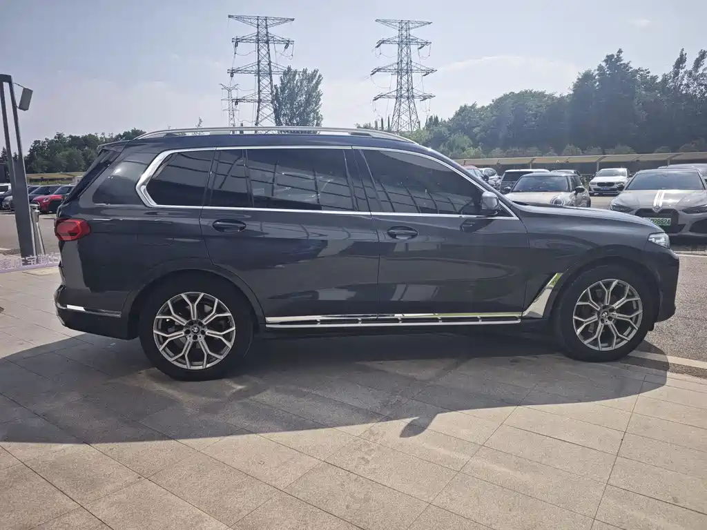 BMW X7 xDrive40 i Leading Luxury Package
