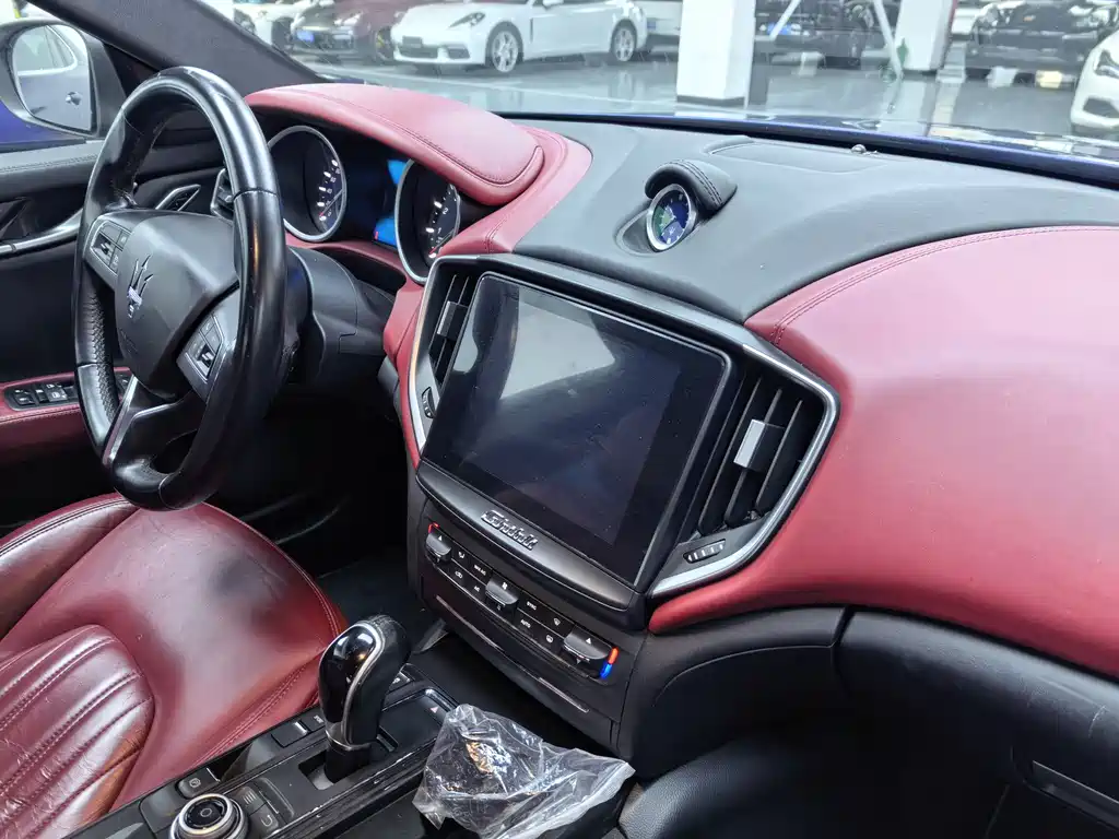 Ghibli 3.0 T Standard