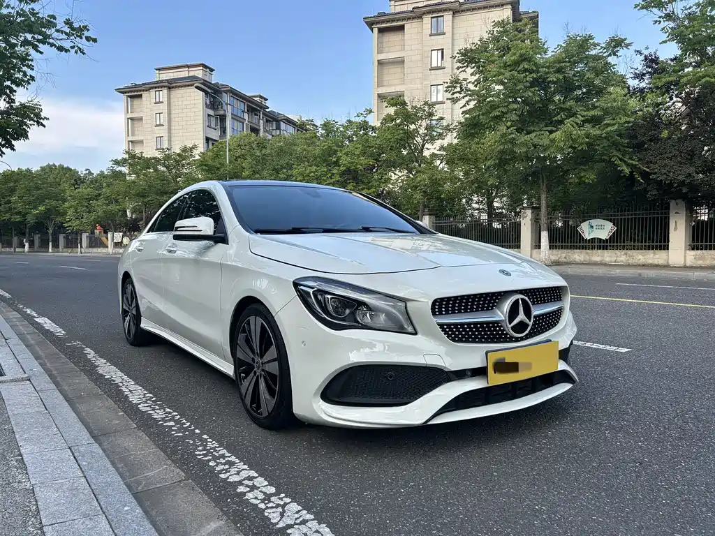 Mercedes-Benz CLA (Import) Facelift CLA 200 Fashion
