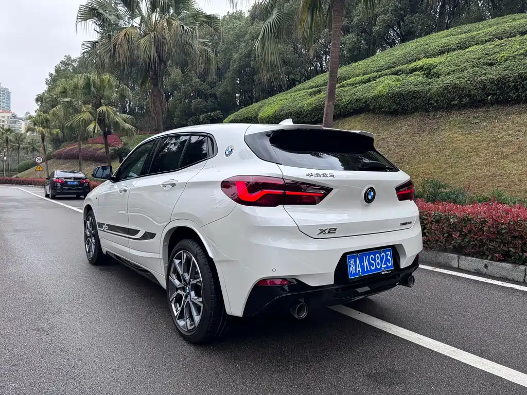 BMW X2 宝马X2 2022款 xDrive25 i 曜夜版